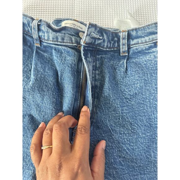 Abercrombie Womens Ultra High Rise Jeans SIZE 10 - Picture 5 of 9